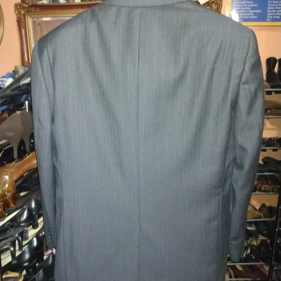 Hart Schnaffner &Marx Gray Pinstripe 2Btn/1Vents Suit Size 44R 38W/32Inseam - Picture 5 of 10